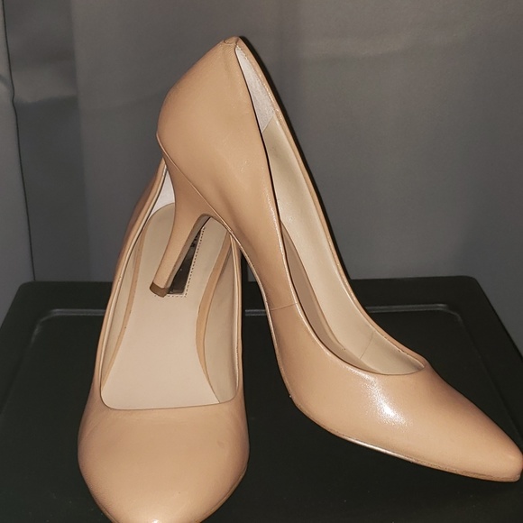 Women Shoes - Picture 1 of 1